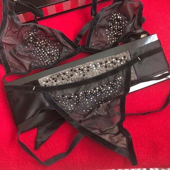 Victoria’s Secret 3PC Gift Set BralettePanty Sash